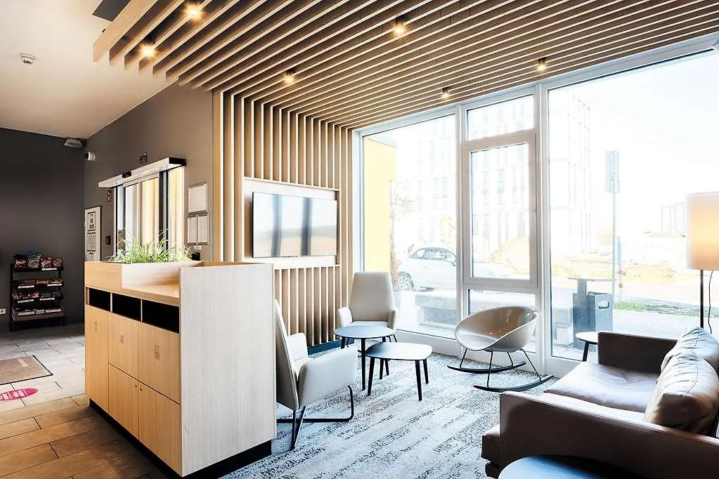 B&B Hotel Berlin-Airport  Berlino